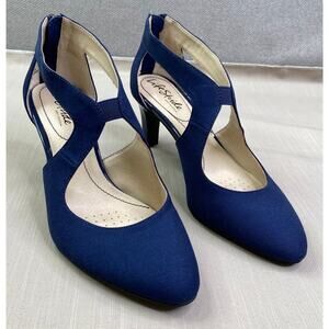 NWB Lifestride Giovanna 2 True Navy Strappy Suede Heel, 6.5 WIDE, 115$